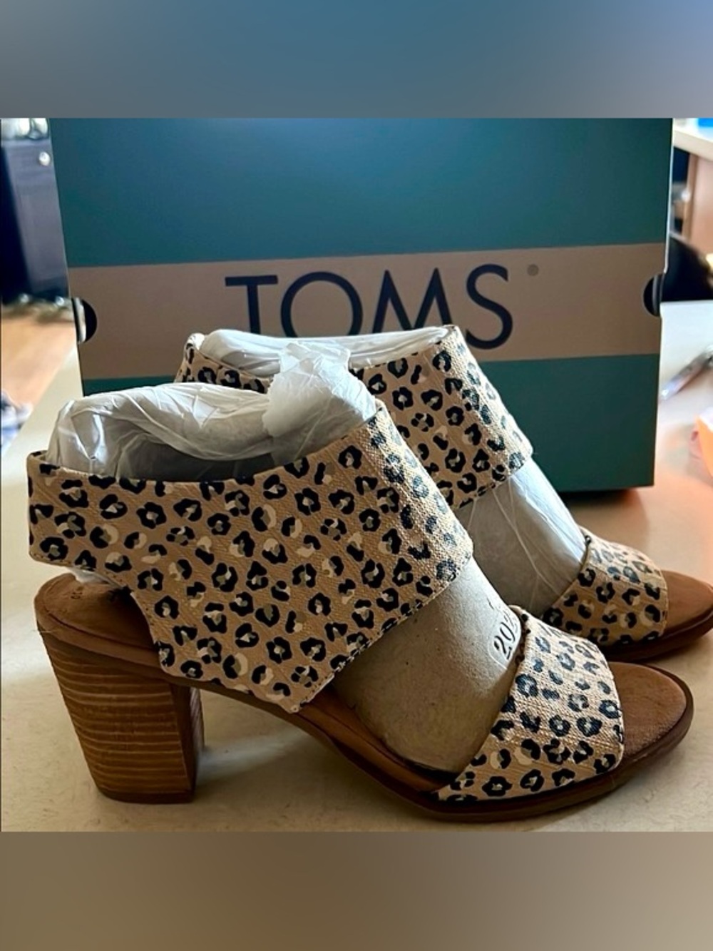 TOMS Leopard Print Heeled Sandals NWT Block Heel Open Toe Women’s Size 7